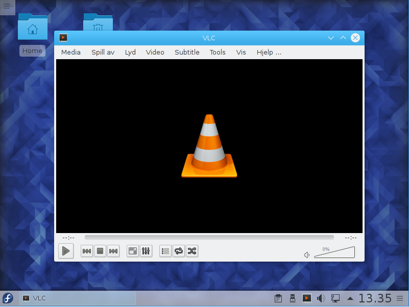Playerul VLC ruland pe distributia Linux Fedora, folosit pentru vizionarea canalelor iptv printr-o lista m3u
