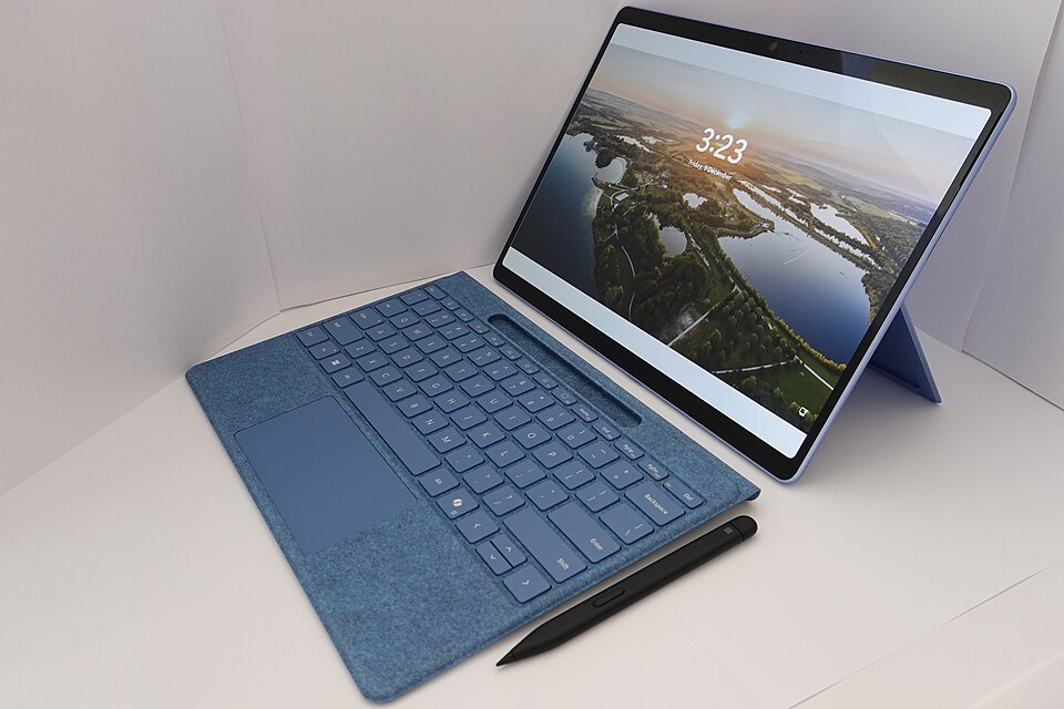 Laptop cu Windows folosit pentru iptv windows si canale romanesti